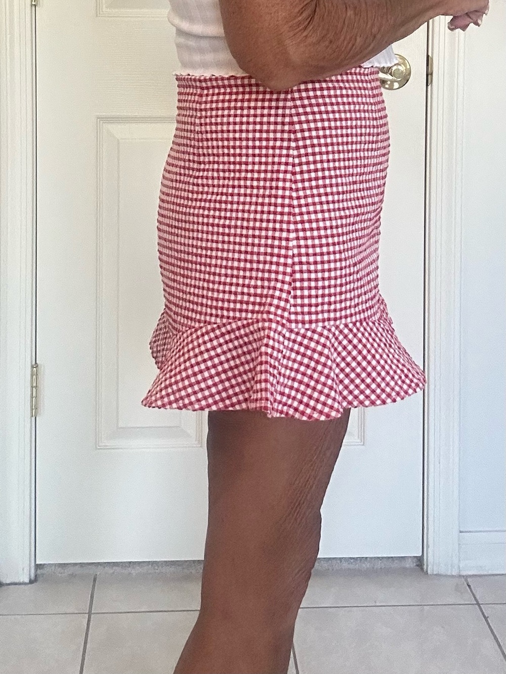 Zara Red Gingham Ruffle-Hem High-Waist Shorts Medium NWOT - Picture 3 of 8